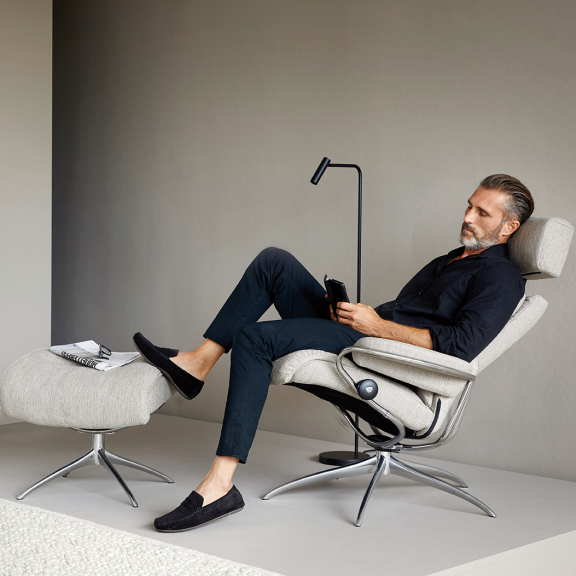 Πολυθρόνα Stressless Tokyo με Ανάκλιση, ρυθμιζόμενο προσκέφαλο και σκαμπό